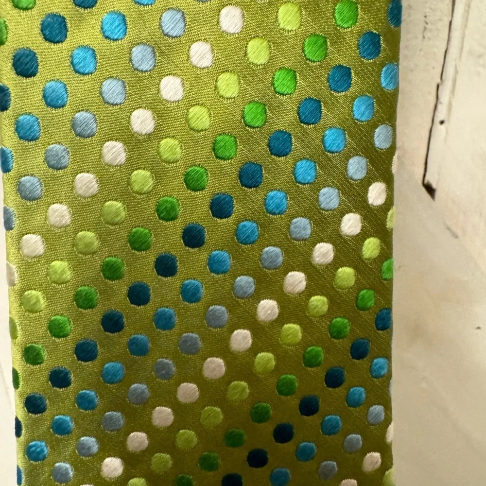 Geoffrey Beene necktie
